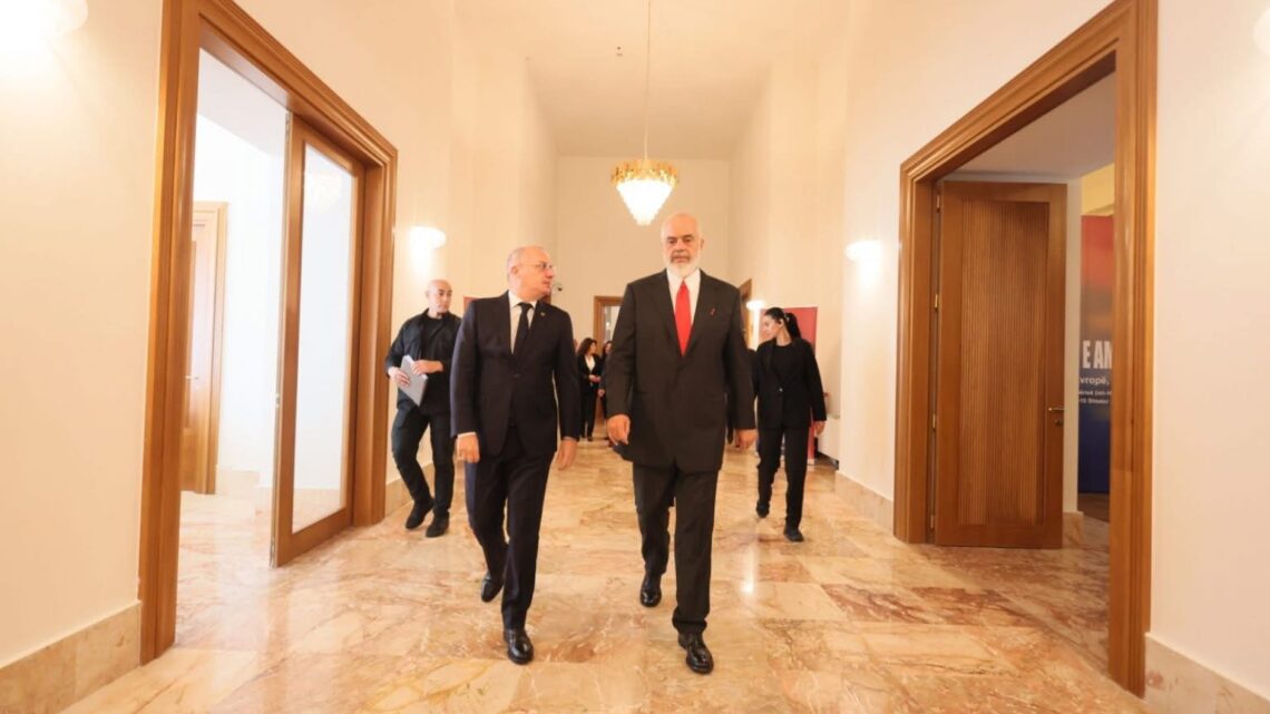 Edi Rama kërkon regjistrimin të bashkësive shqiptare në botë